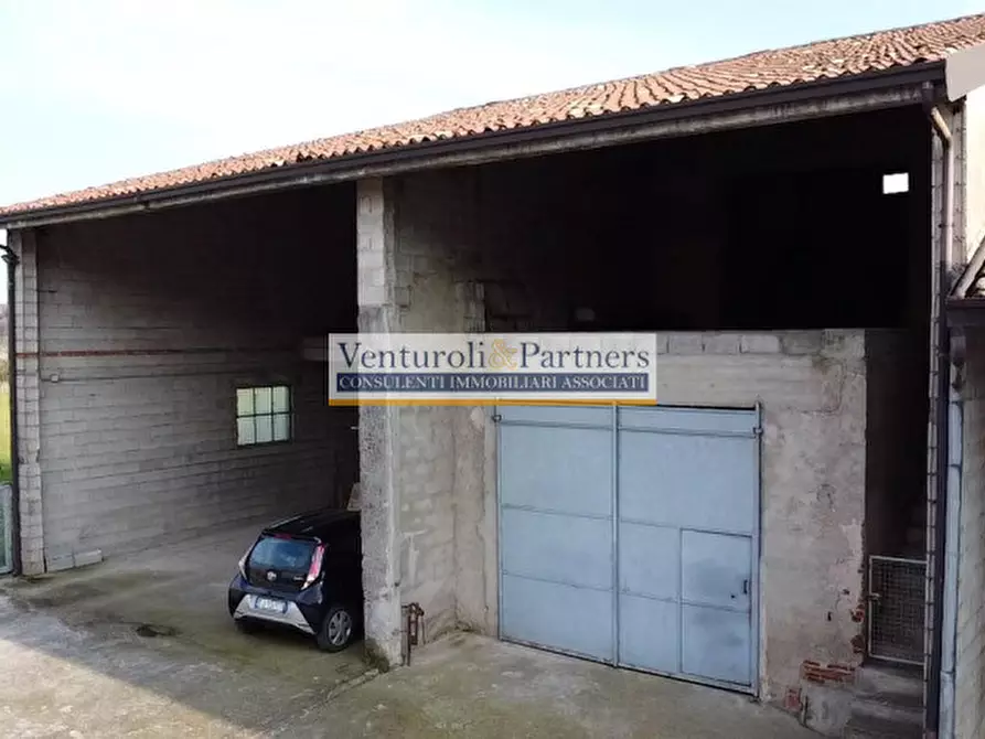 Immagine 4 di Rustico / casale in vendita  in Via Maccarona a Lonato del Garda