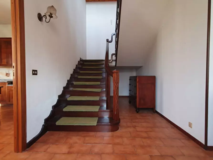 Immagine 2 di Villa in vendita  in VIA BARBIERI a Novi Di Modena
