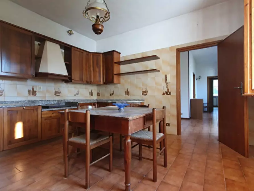 Immagine 5 di Villa in vendita  in VIA BARBIERI a Novi Di Modena