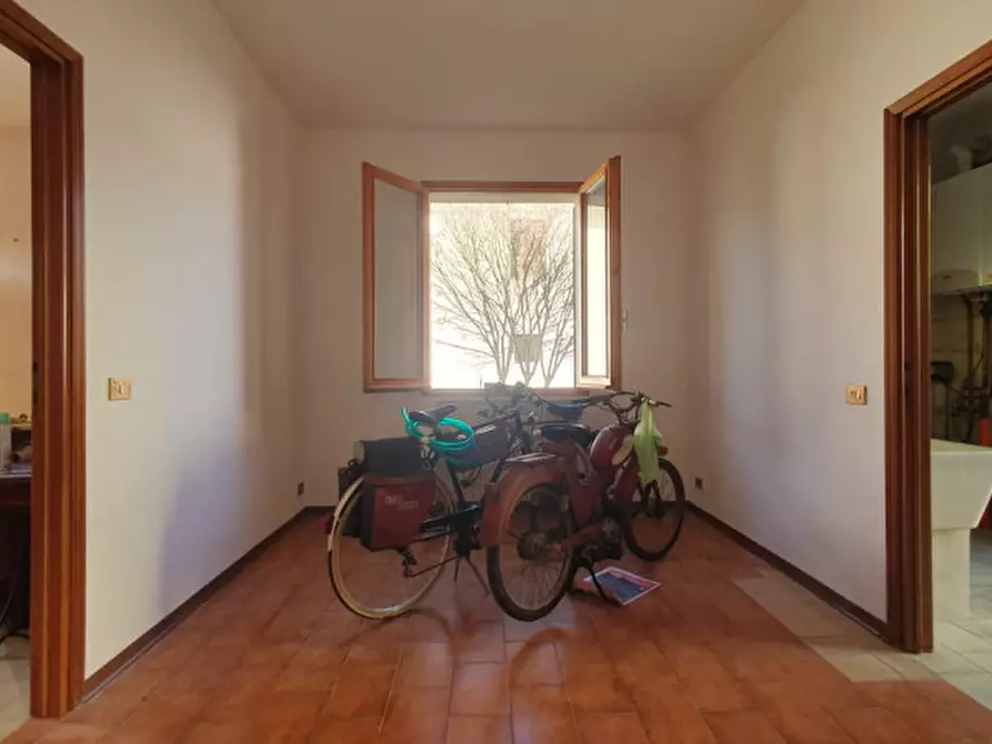 Immagine 10 di Villa in vendita  in VIA BARBIERI a Novi Di Modena