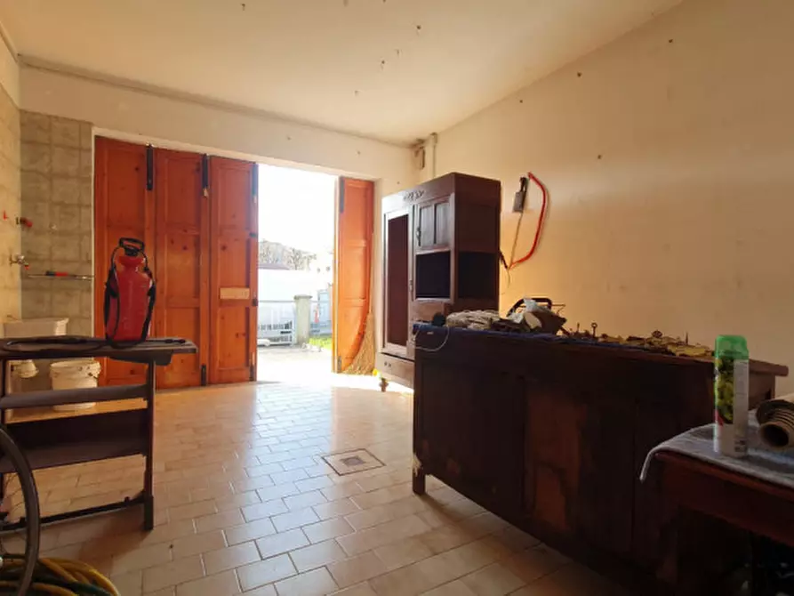 Immagine 10 di Villa in vendita  in VIA BARBIERI a Novi Di Modena