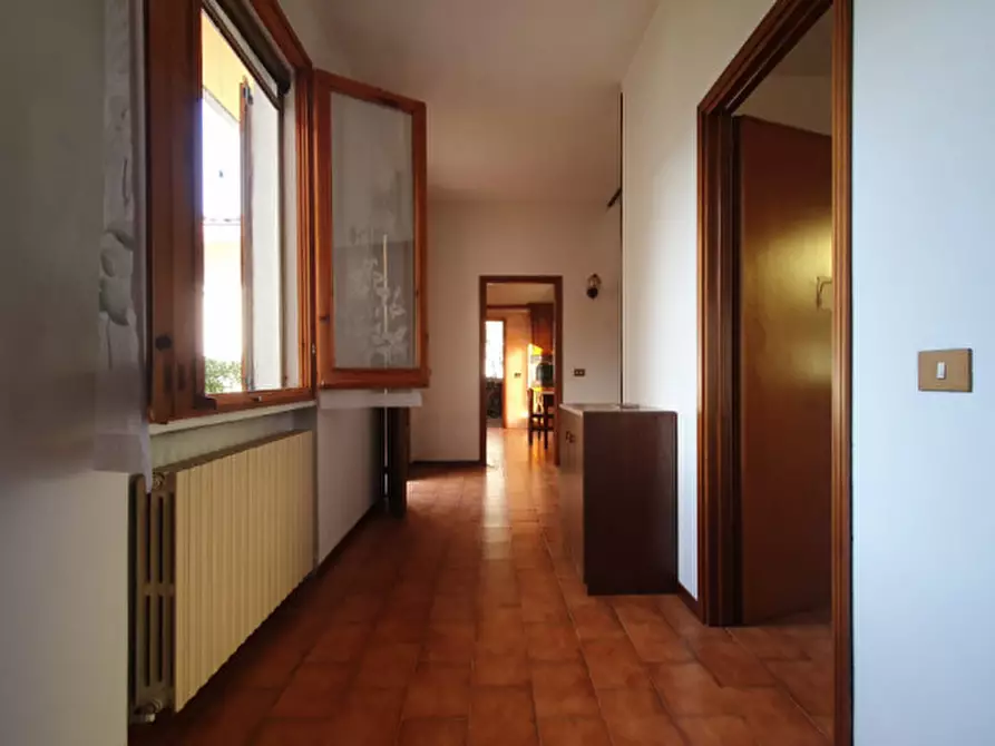 Immagine 14 di Villa in vendita  in VIA BARBIERI a Novi Di Modena