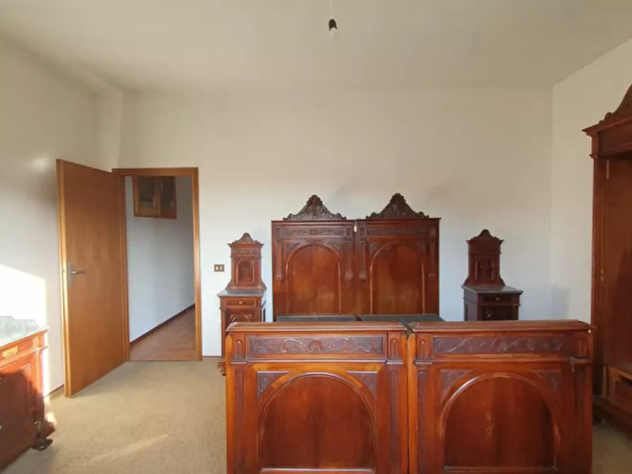 Immagine 25 di Villa in vendita  in VIA BARBIERI a Novi Di Modena