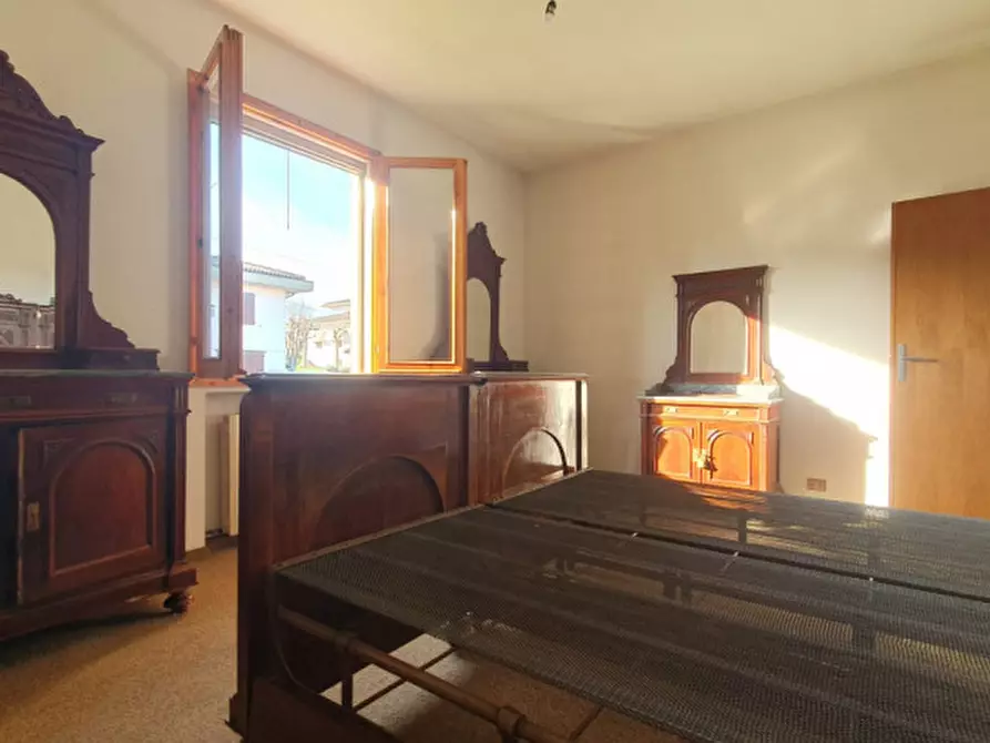 Immagine 26 di Villa in vendita  in VIA BARBIERI a Novi Di Modena