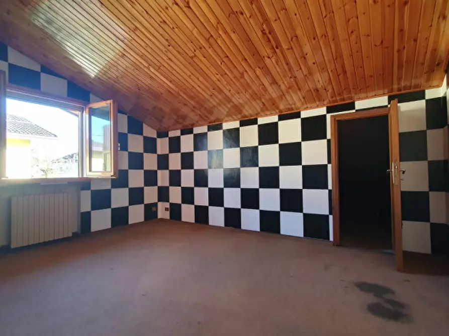 Immagine 32 di Villa in vendita  in VIA BARBIERI a Novi Di Modena