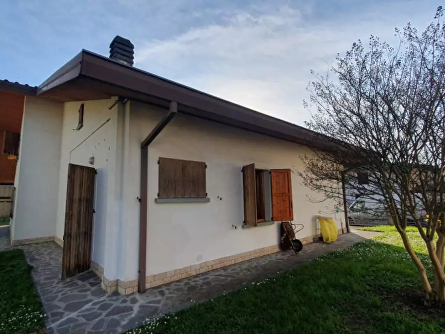 Immagine 41 di Villa in vendita  in VIA BARBIERI a Novi Di Modena