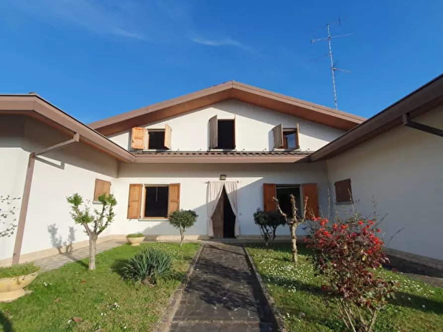 Immagine 43 di Villa in vendita  in VIA BARBIERI a Novi Di Modena