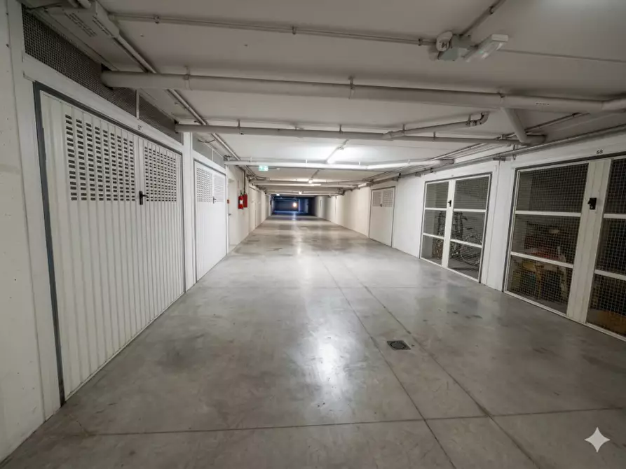 Immagine 4 di Garage in vendita  in Via Aquileia, 2 a Jesolo