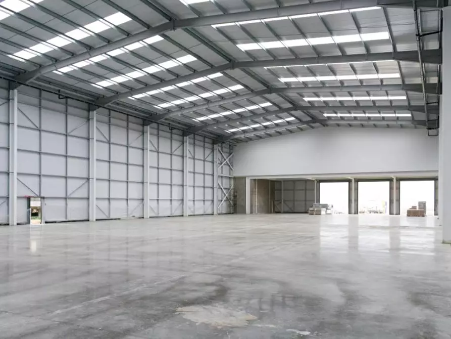 Immagine 1 di Capannone industriale in vendita  in Via Santa Paola a Bellaria-Igea Marina