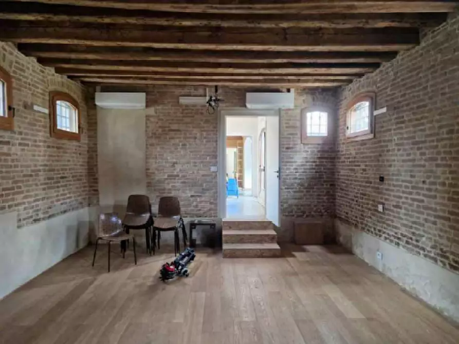 Immagine 8 di Attività commerciale in vendita  in Via Muson, 18 a Santa Maria Di Sala