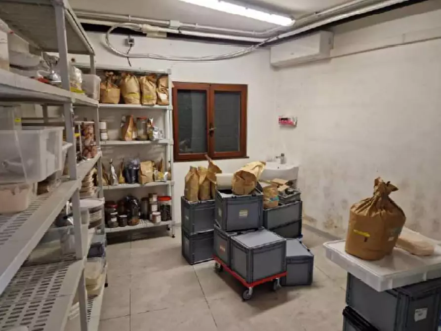 Immagine 11 di Attività commerciale in vendita  in Via Muson, 18 a Santa Maria Di Sala