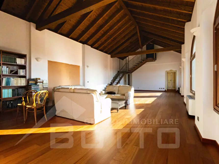 Immagine 5 di Villa in vendita  in Via Roma 34 a Pezzana