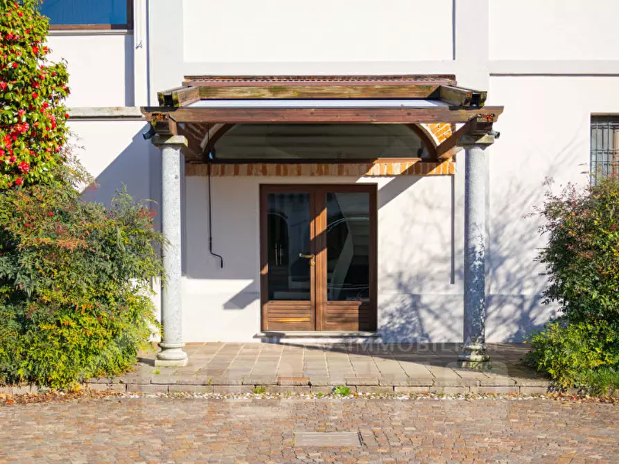 Immagine 12 di Villa in vendita  in Via Roma 34 a Pezzana