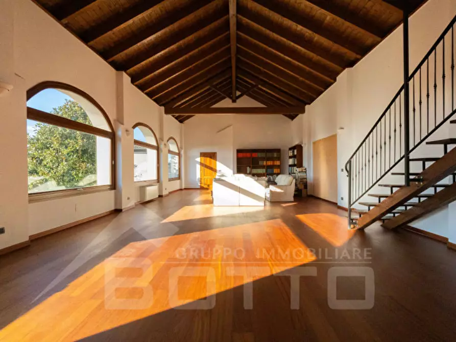 Immagine 33 di Villa in vendita  in Via Roma 34 a Pezzana