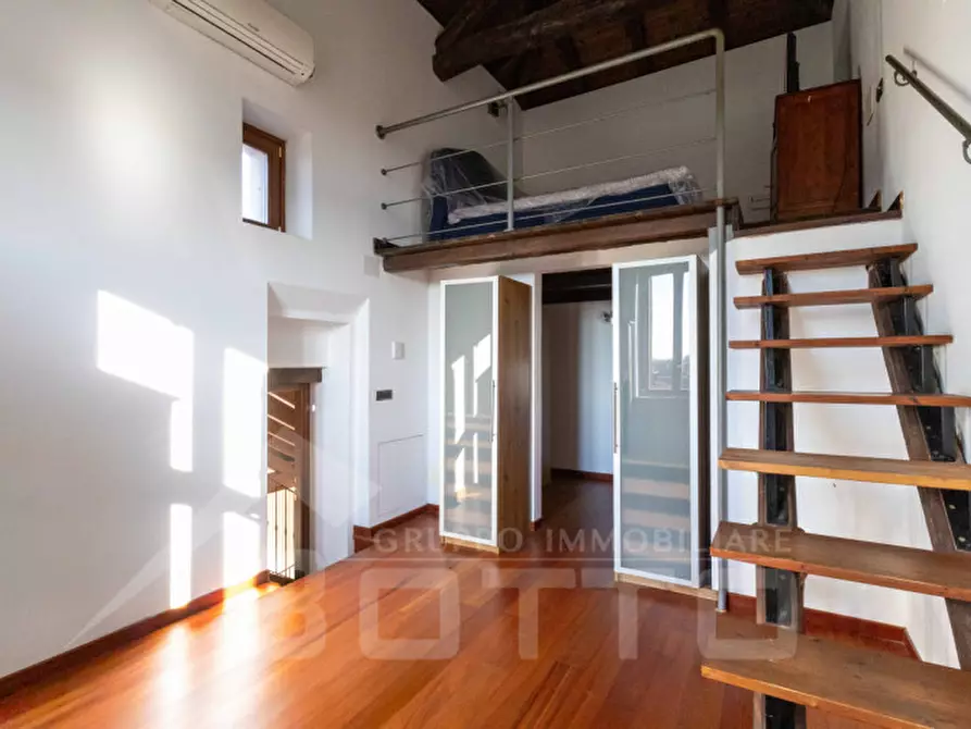 Immagine 42 di Villa in vendita  in Via Roma 34 a Pezzana