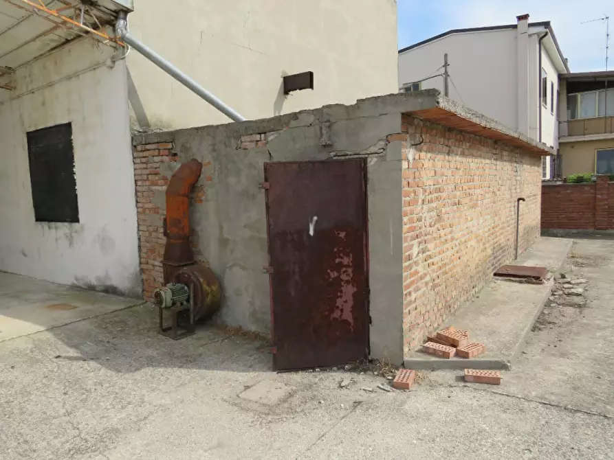 Immagine 27 di Laboratorio in vendita  in Via San Giuseppe 2 a Sanguinetto