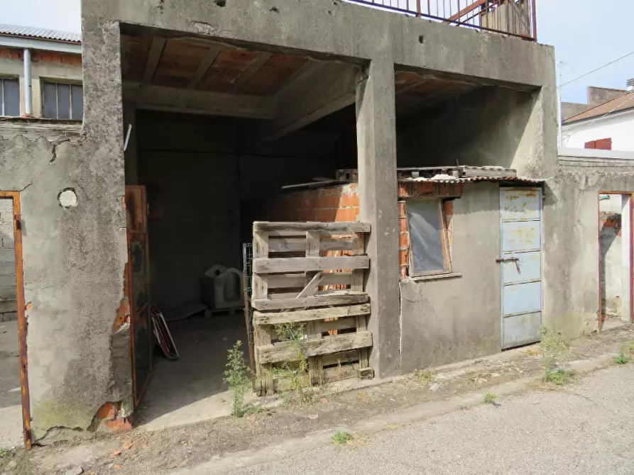 Immagine 34 di Laboratorio in vendita  in Via San Giuseppe 2 a Sanguinetto