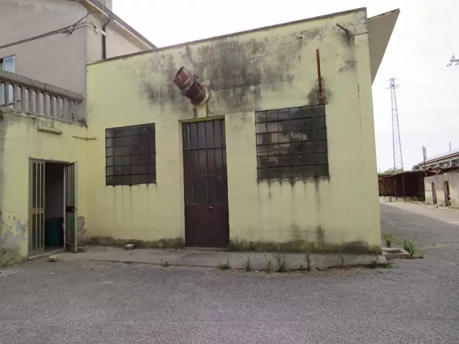 Immagine 35 di Laboratorio in vendita  in Via San Giuseppe 2 a Sanguinetto