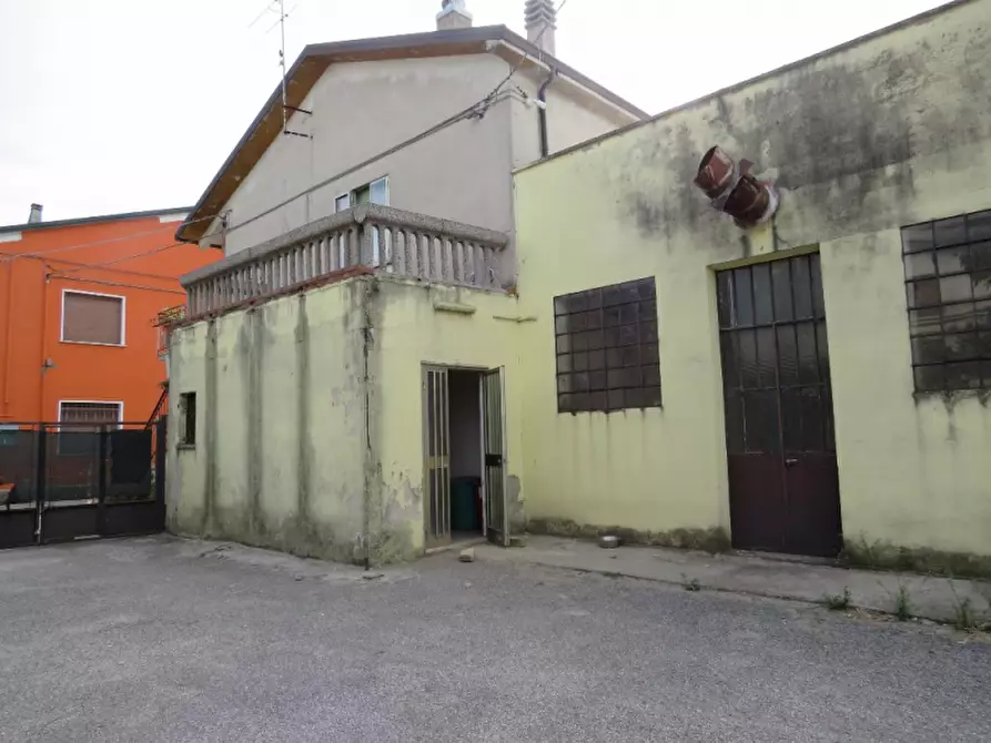 Immagine 36 di Laboratorio in vendita  in Via San Giuseppe 2 a Sanguinetto