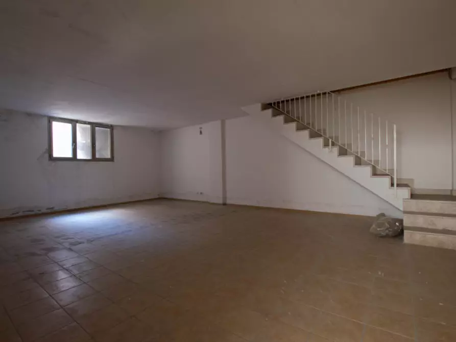 Immagine 17 di Negozio in vendita  in via Aldo Moro 369 a Olbia