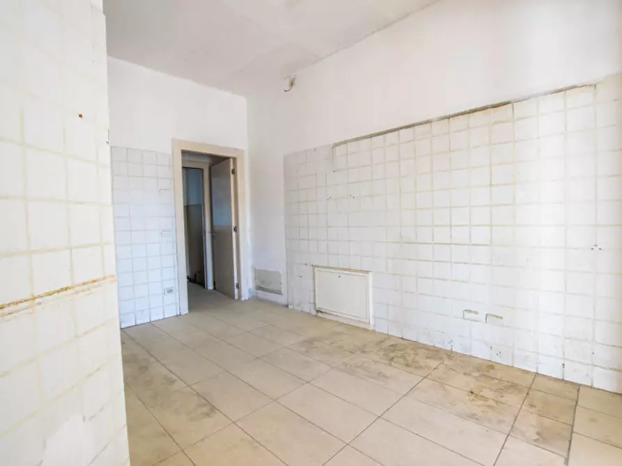 Immagine 18 di Negozio in vendita  in via Aldo Moro 369 a Olbia