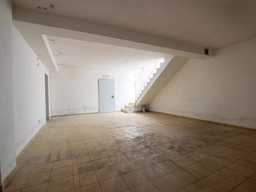 Immagine 19 di Negozio in vendita  in via Aldo Moro 369 a Olbia