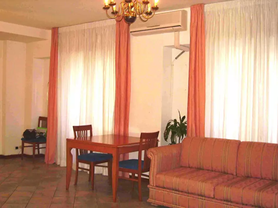 Immagine 1 di Appartamento in vendita  in Via Damaso Cerquetti, 3 a Roma