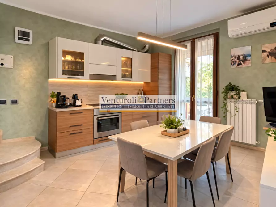 Immagine 3 di Villetta a schiera in vendita  in Via Silvio Pellico a Desenzano Del Garda