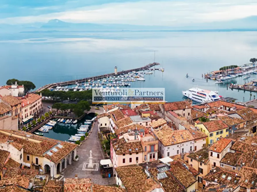 Immagine 10 di Villetta a schiera in vendita  in Via Silvio Pellico a Desenzano Del Garda