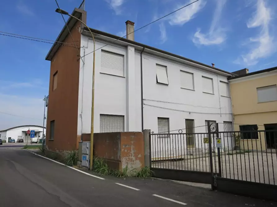 Immagine 4 di Villa in vendita  in Vicolo Tito Speri 6 a Casaleone