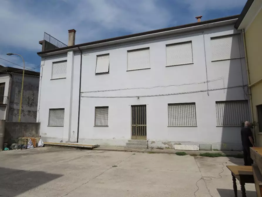 Immagine 24 di Villa in vendita  in Vicolo Tito Speri 6 a Casaleone