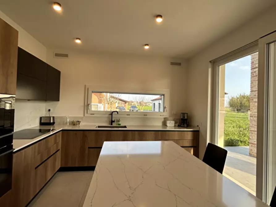 Immagine 10 di Casa indipendente in vendita  a Scorzè