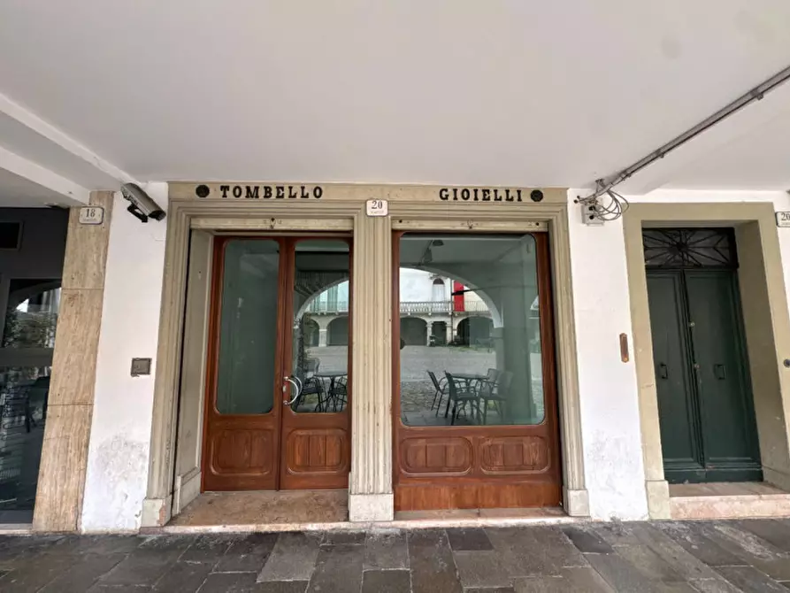 Immagine 2 di Negozio in affitto  in via giacomo matteotti a Este