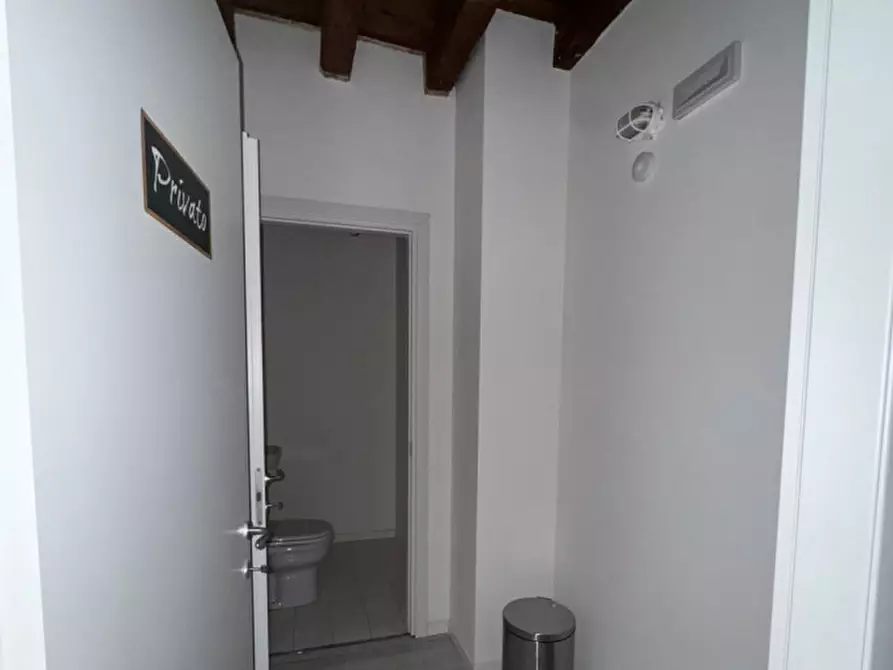 Immagine 18 di Negozio in affitto  in via giacomo matteotti a Este