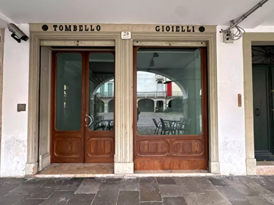 Immagine 20 di Negozio in affitto  in via giacomo matteotti a Este