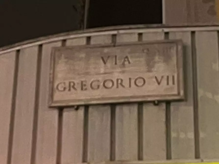 Immagine 6 di Garage in affitto  in Via Gregorio Settimo a Roma