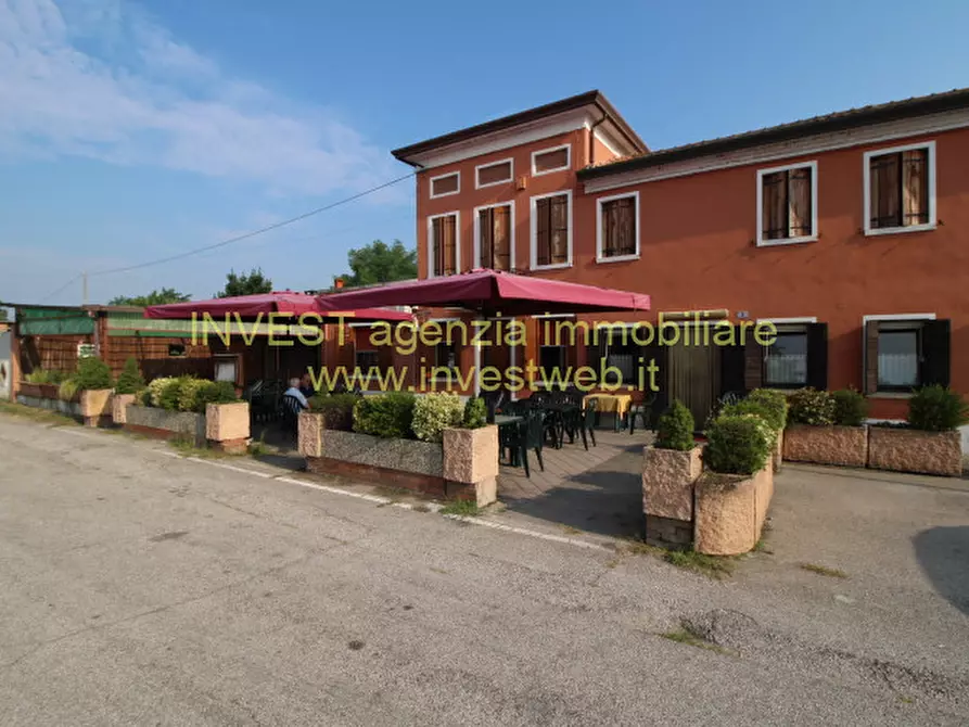 Immagine 2 di Attività commerciale in vendita  in Via 25 Aprile 1 a Rosolina