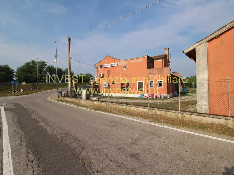 Immagine 4 di Attività commerciale in vendita  in Via 25 Aprile 1 a Rosolina