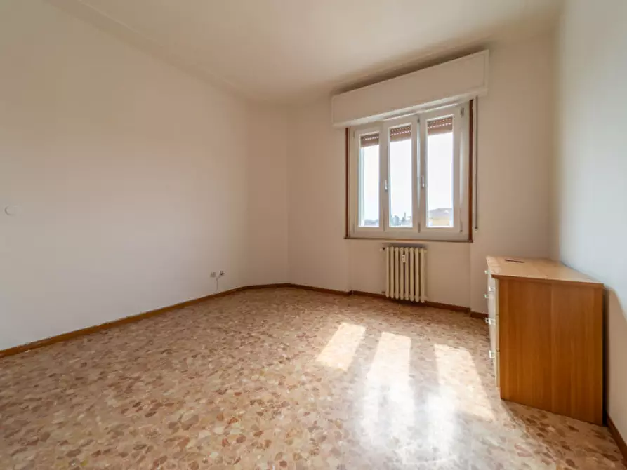 Immagine 10 di Appartamento in vendita  in Via Venezia 60 a Parma