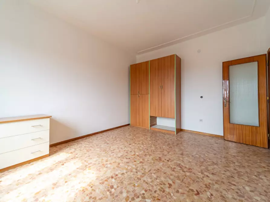 Immagine 11 di Appartamento in vendita  in Via Venezia 60 a Parma