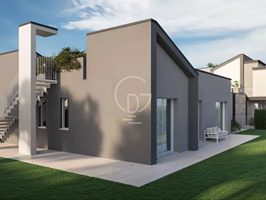 Immagine 11 di Villa in vendita  in Piazza San Martino a Moniga Del Garda