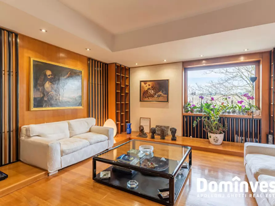 Immagine 2 di Appartamento in vendita  in Lungotevere Flaminio a Roma