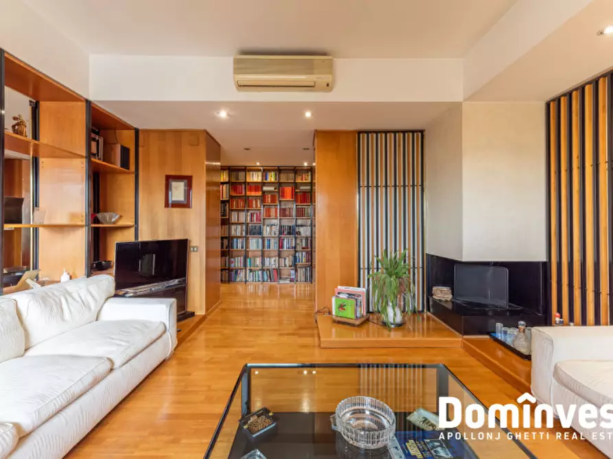 Immagine 6 di Appartamento in vendita  in Lungotevere Flaminio a Roma