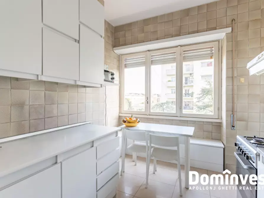 Immagine 12 di Appartamento in vendita  in Lungotevere Flaminio a Roma