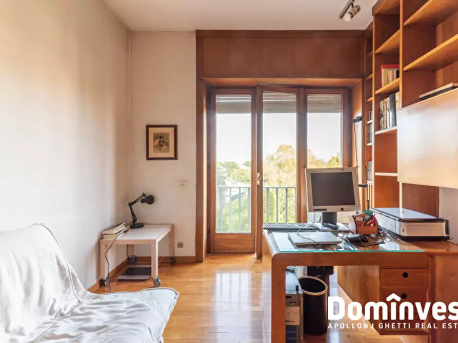 Immagine 21 di Appartamento in vendita  in Lungotevere Flaminio a Roma