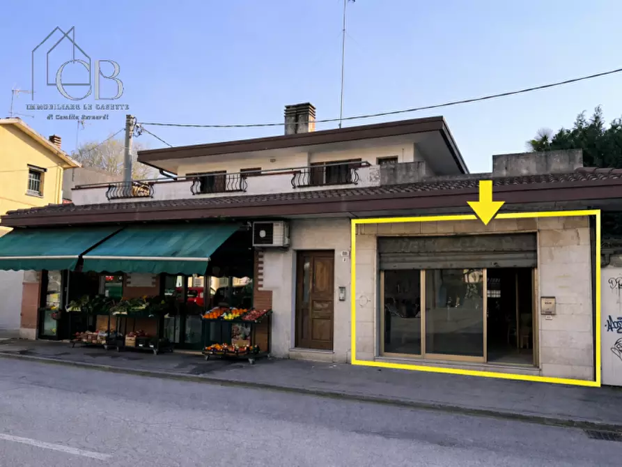 Immagine 1 di Negozio in vendita  in Via Jacopo Crescini a Padova