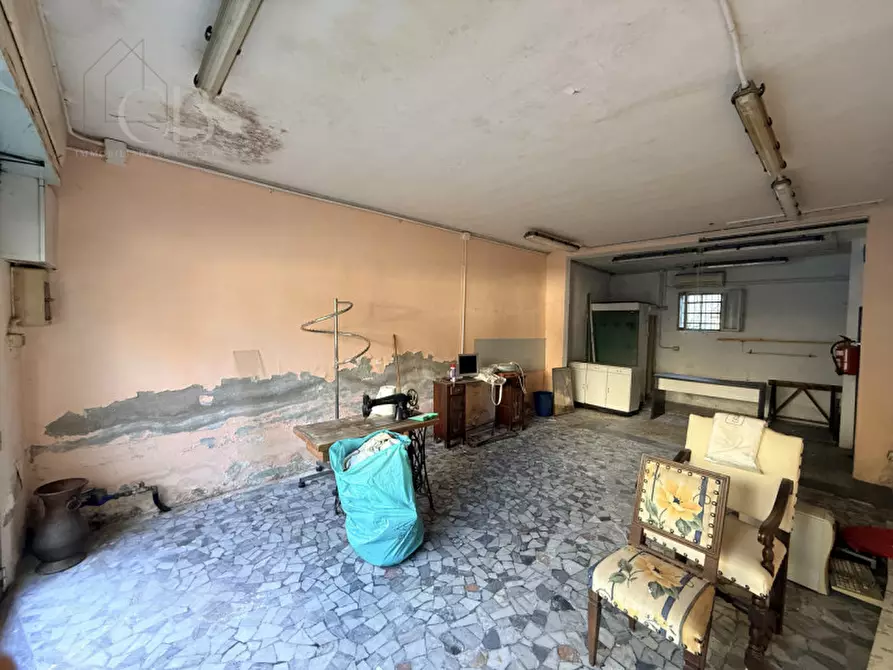 Immagine 3 di Negozio in vendita  in Via Jacopo Crescini a Padova