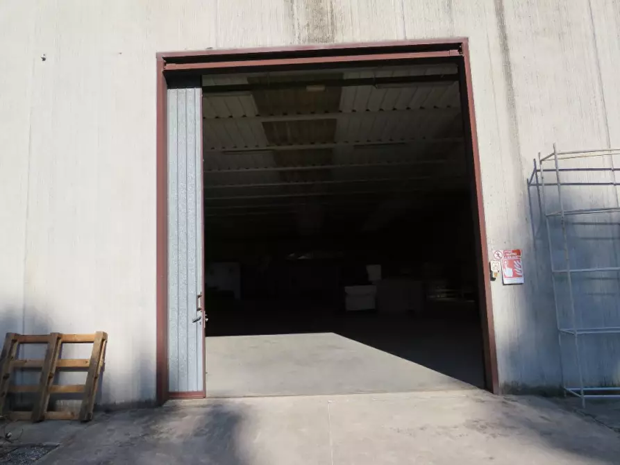 Immagine 3 di Laboratorio in vendita  in Via More 3 a Bovolone