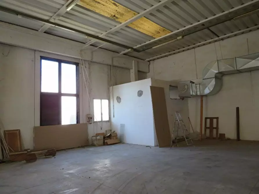 Immagine 13 di Laboratorio in vendita  in Via More 3 a Bovolone