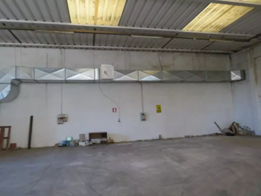 Immagine 14 di Laboratorio in vendita  in Via More 3 a Bovolone